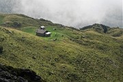 64 Vista sulla Baita Caduta, dalla quale passero al ritorno